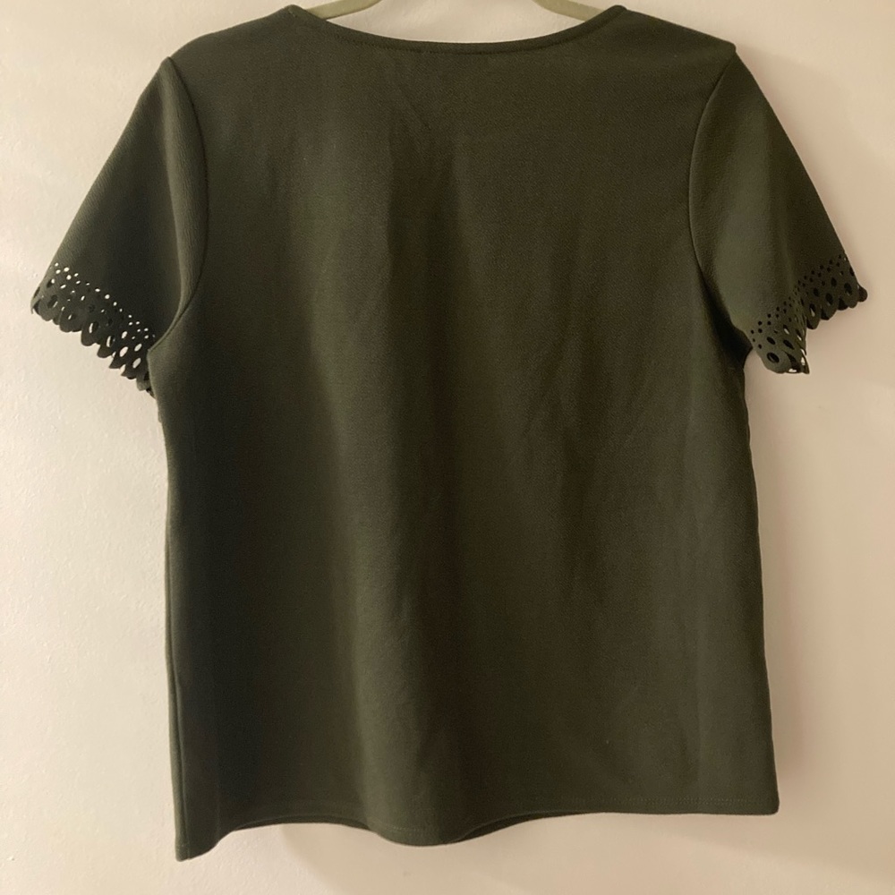 Moa Moa Green Cut Out‎ Blouse size Large - Picture 2 of 7